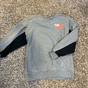 Nike women’s crewneck